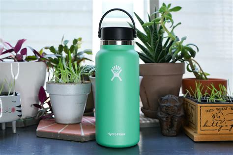 Hydro flash - Stainless steel, insulated, reusable, and sized for epic days—our 40 oz Wide Mouth water bottle is the flask to grab to keep cold drinks cold and hot ones hot. The large opening makes it easy to add ice—and get yourself a bigger gulp. Fill up for adventure. TempShield®️ double-wall vacuum insulation keeps drinks cold up to 24 hours, hot ... 